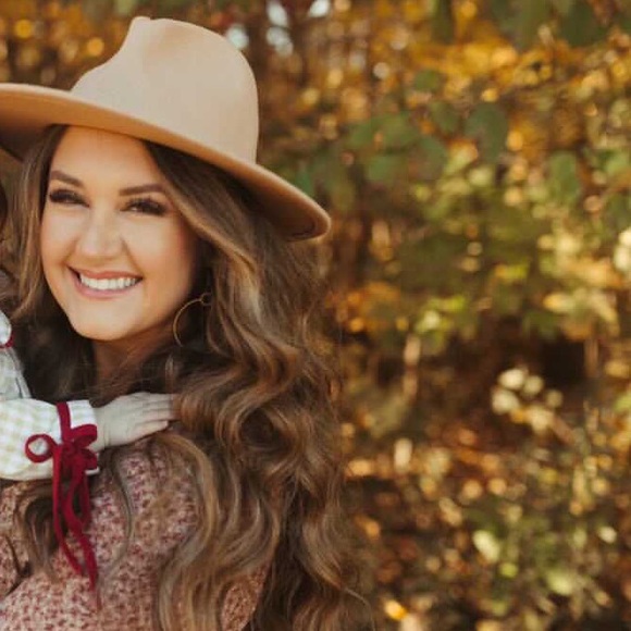 Meet your Posher, Sydney - Picture 2 of 2